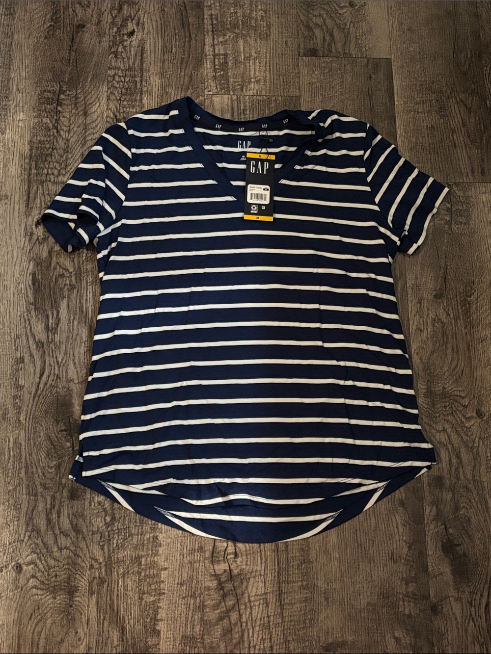 GAP V-Neck Short Sleeve Tee - Striped Navy and White - Size Medium